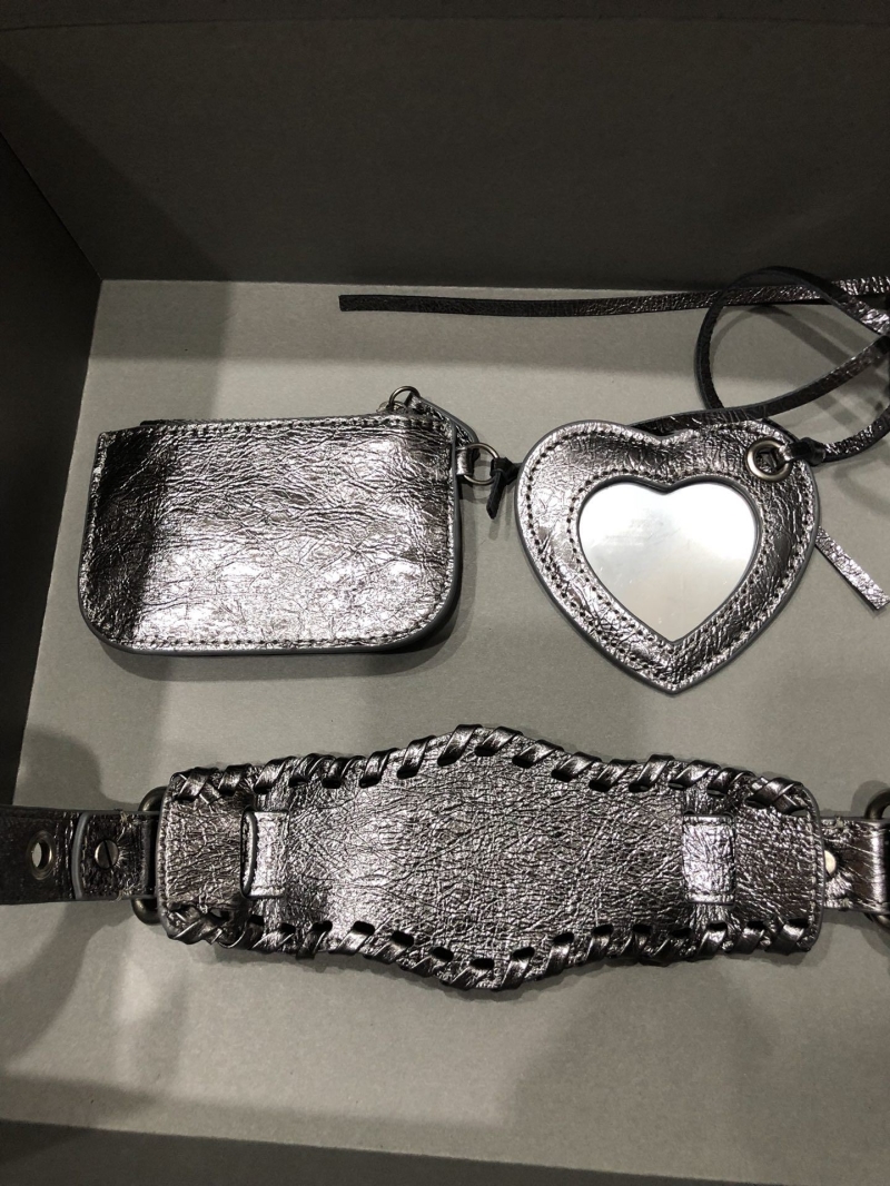 Ba1en*iaga le cagole bags